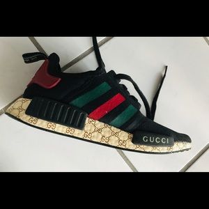 Adidas NMD r1 SZ 10 Only worn a few times.